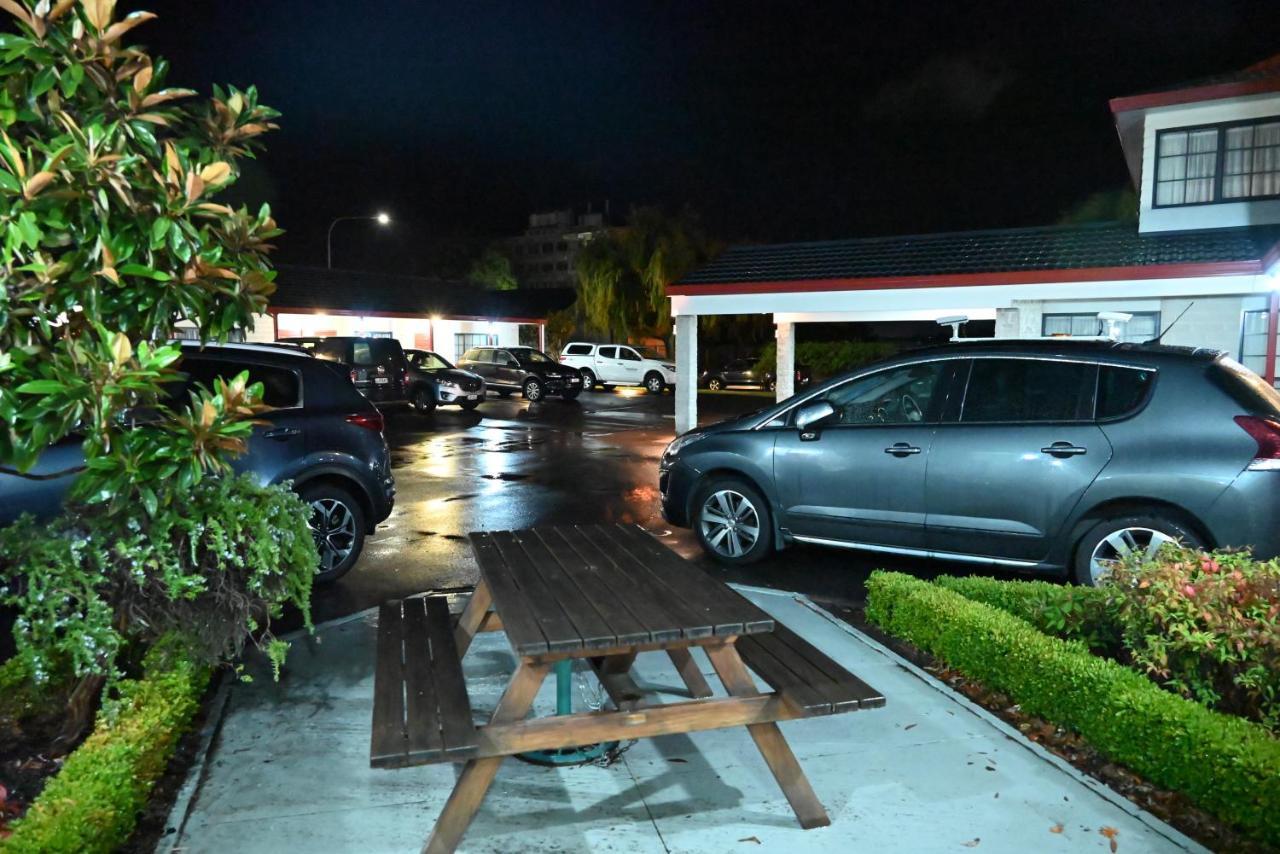 บีเค แมคโนเลีย มอเตอร์ลอดจ์ Motel วังกานุย ภายนอก รูปภาพ